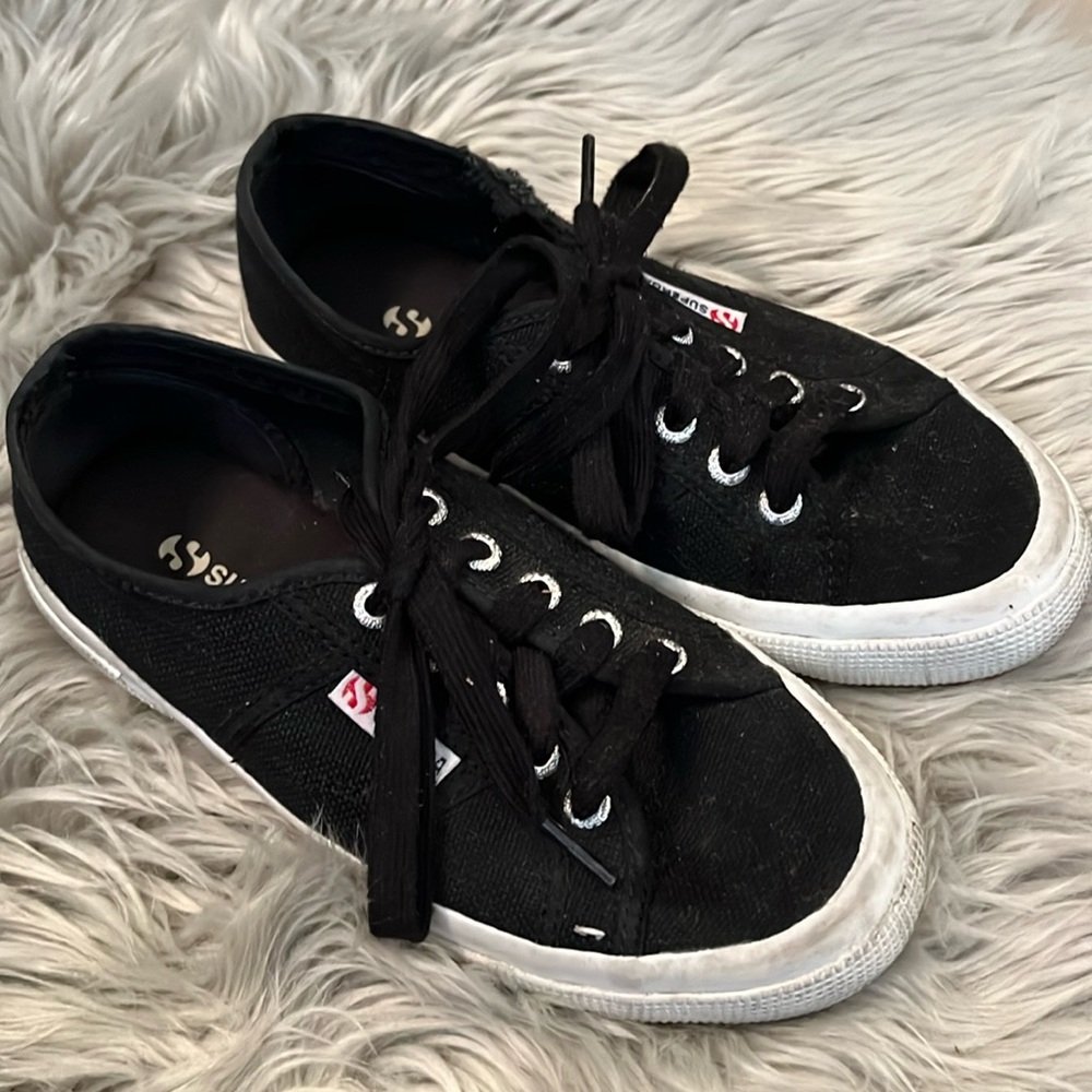 Superga sneakers size 6